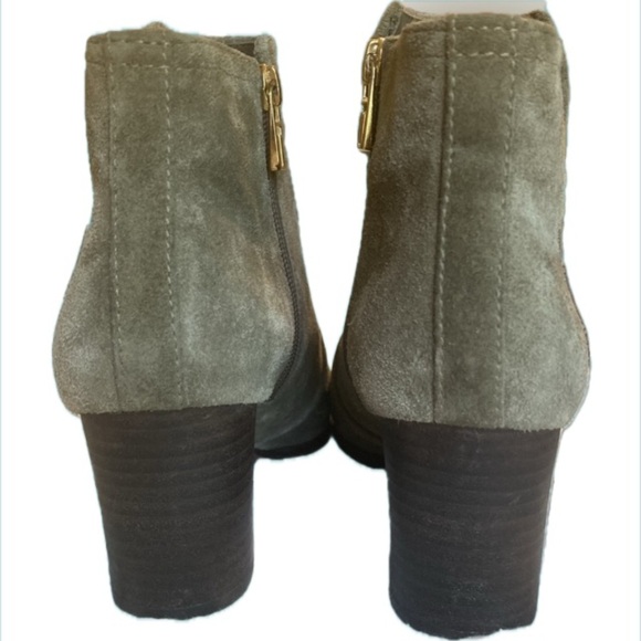 Tory Burch Ankle Booties - Suede. Olive green for Fall. Like new. Size 9 - Picture 6 of 7